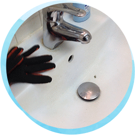 パッキンやカートリッジなど部品の劣化や腐食の場合は、部品交換での対応となります。部品は消耗品なので定期的な交換をしましょう。